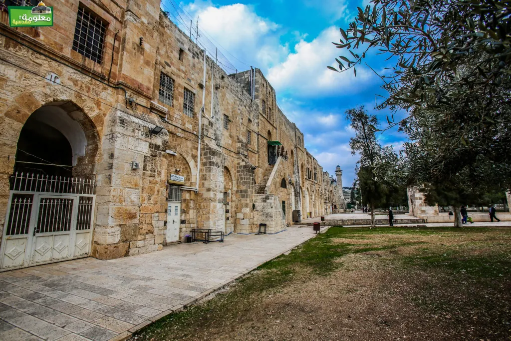 المدرسة الفارسية