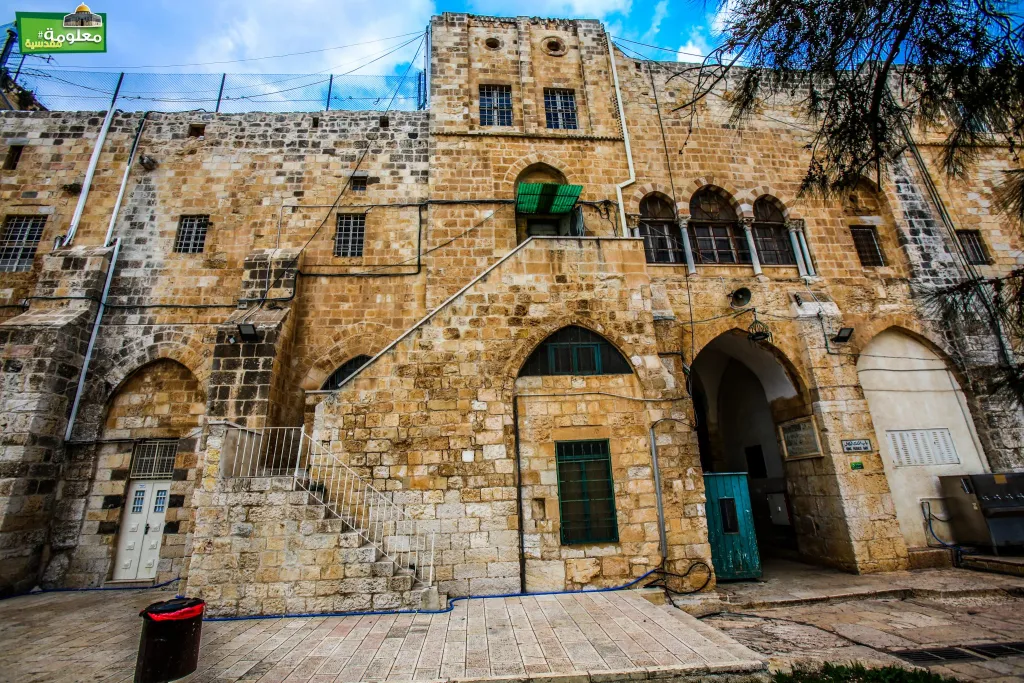 المدرسة الفارسية