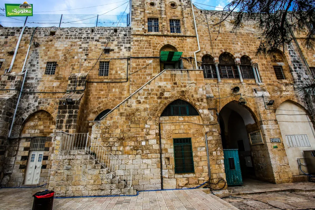 المدرسة الفارسية