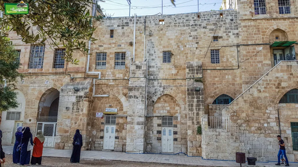 المدرسة الفارسية